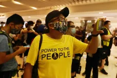 Policie v Hongkongu zadržela přes dvě stě demonstrantů