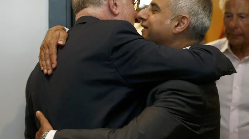 Sediq Khan si s židy připomněl oběti holocaustu