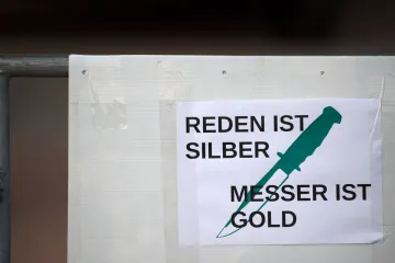 Ve Wismaru zbili útočníci migranta řetězem, v Sonderhausenu těžce zranili Eritrejce