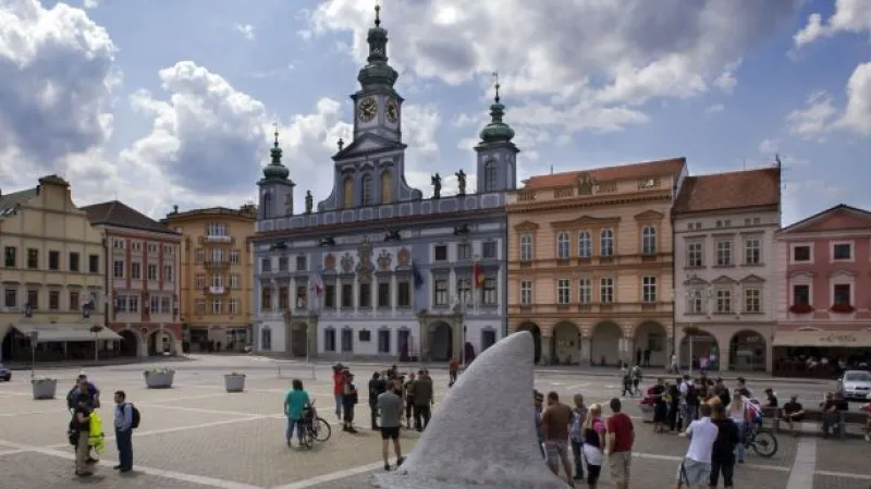 Zprávy ve 12: Dohoda na koalici v Českých Budějovicích