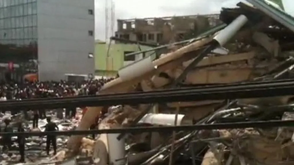 V Ghaně se zřítil obchodní dům