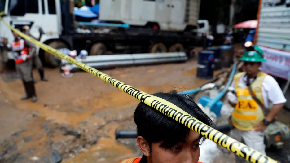 Záchrana chlapců z thajské jeskyně