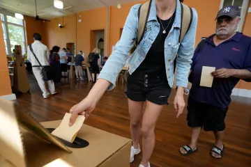 Australané v referendu odmítli větší práva pro původní obyvatele