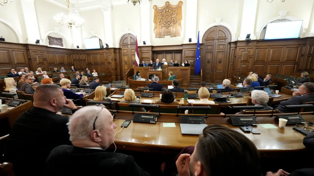 Vědce v Lotyšsku znepokojuje možné ohrožení akademické svobody