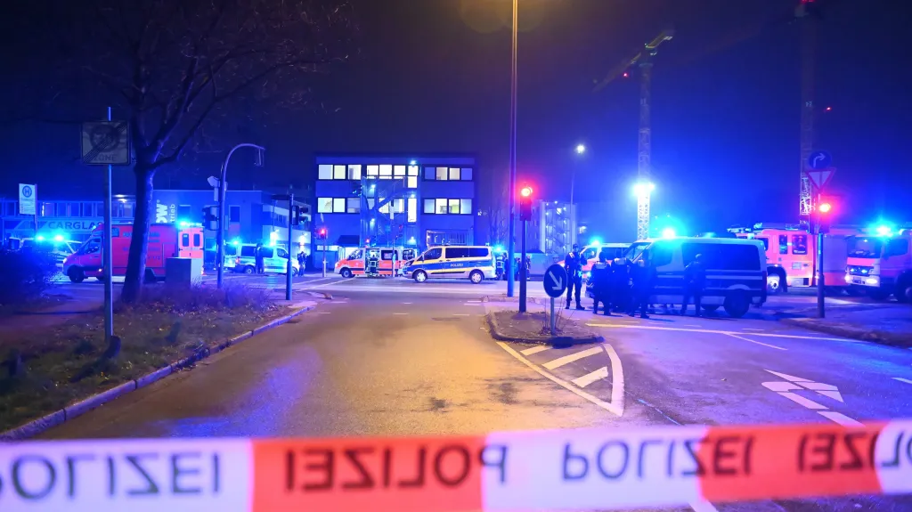 Policie na místě útoku v Hamburku