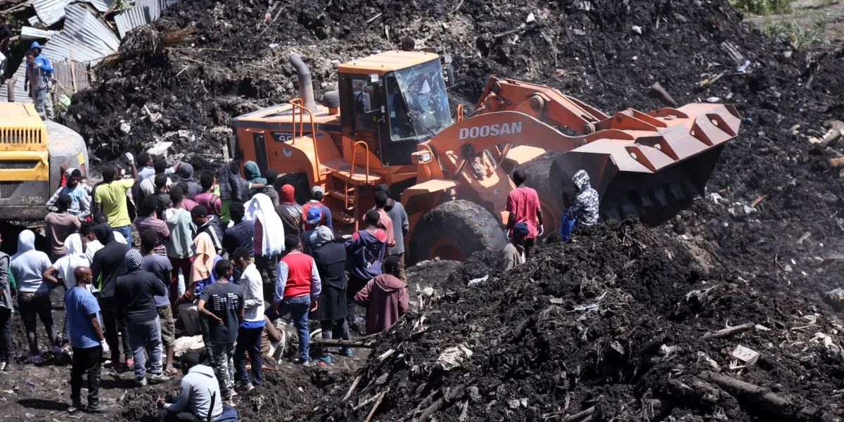 Při sesuvu odpadků v Addis Abebě zemřelo 46 lidí — ČT24 — Česká televize