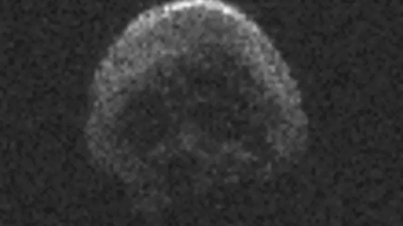 Radarový snímek asteroidu 2015 TB145