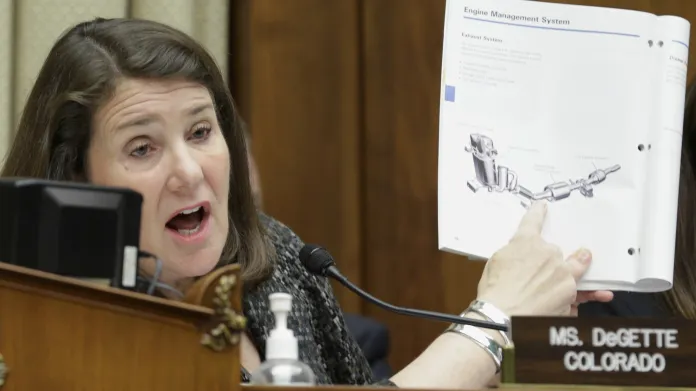 Členka vyšetřovací komise Kongresu za republikány Diana DeGette