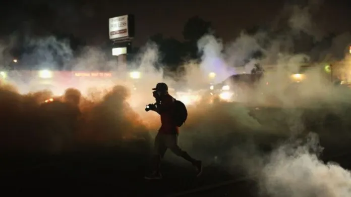 Nepokoje ve Fergusonu: Guvernér povolal národní gardu