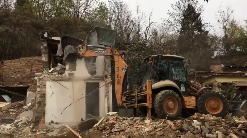 Demolice domů na Tomkově náměstí