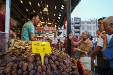 Inflace v Turecku poprvé za rok a půl zpomalila. I tak dosahuje 84,4 procenta