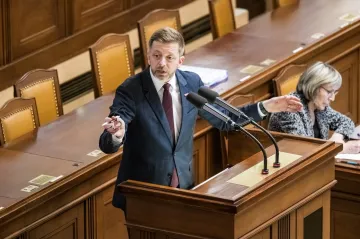 Je to paskvil, míní Rakušan o návrhu změny financování veřejnoprávních médií