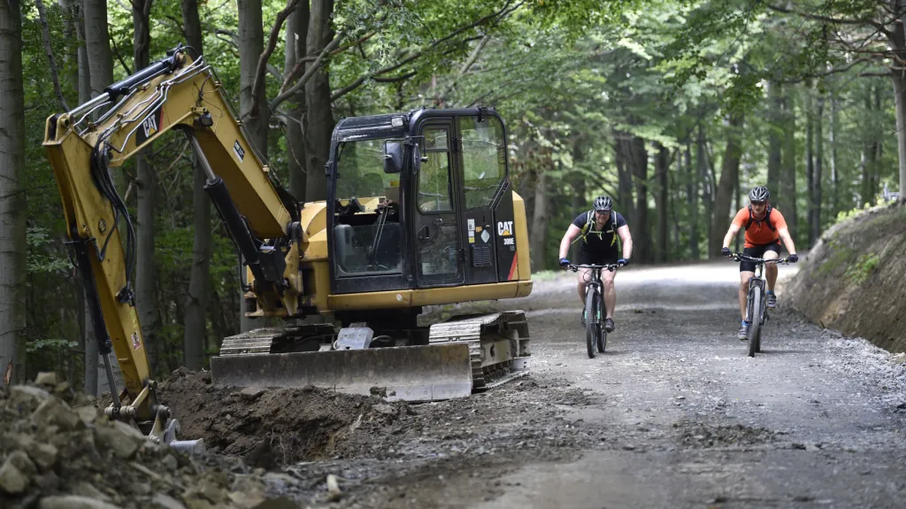 Oprava cyklotrasy na Velkou Javořinu