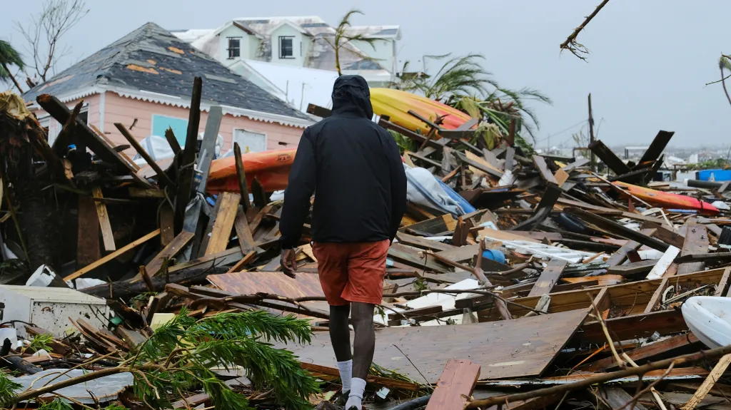 Následky hurikánu ve městě Marsh Harbour na ostrově Great Abaco
