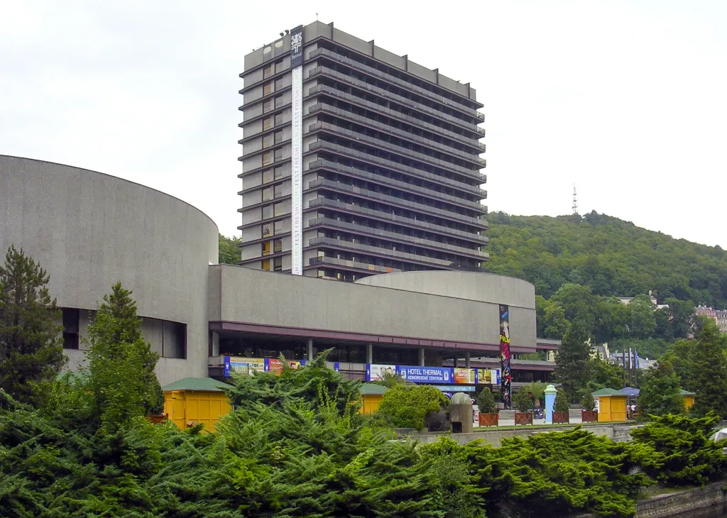 Hotel Thermal v Karlových Varech z let 1964–1976