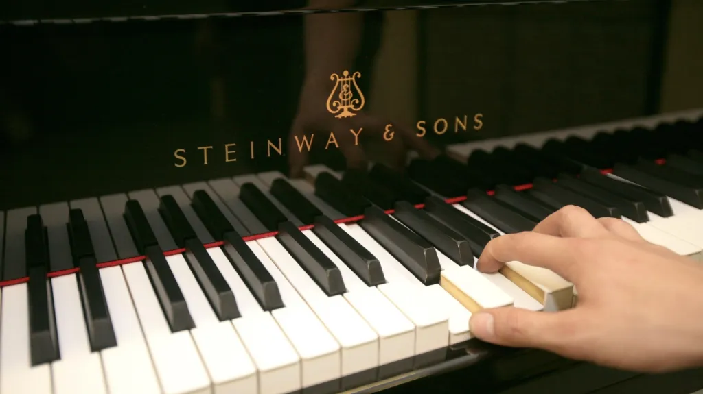 Piano Steinway & Sons