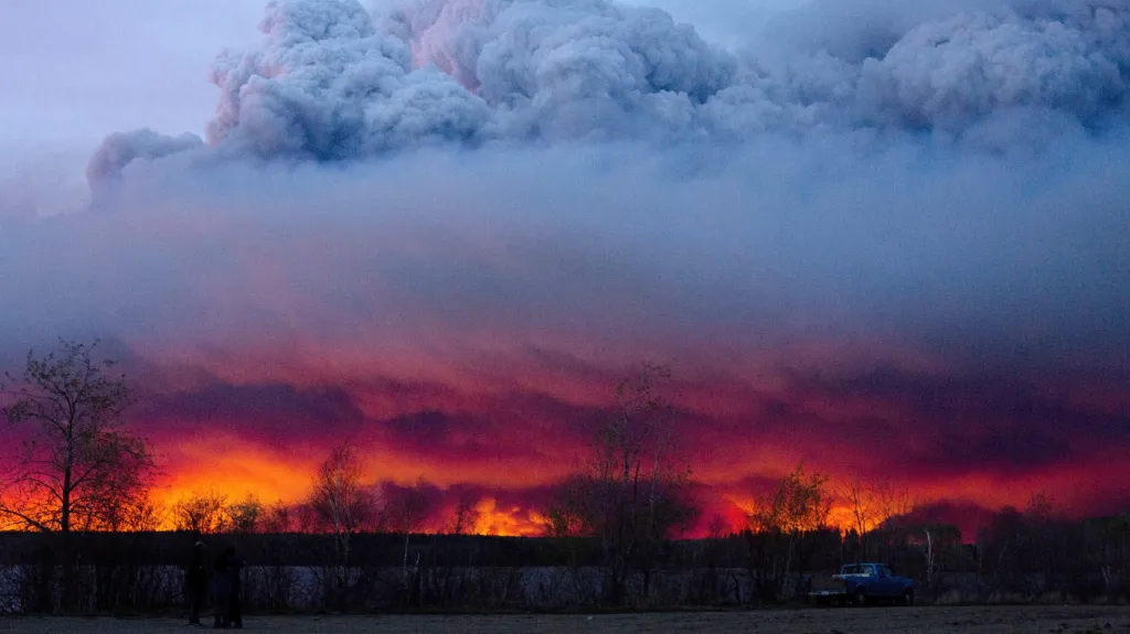 Lesní požár v kanadské Albertě