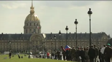 Paříží pochodovali českoslovenští legionáři