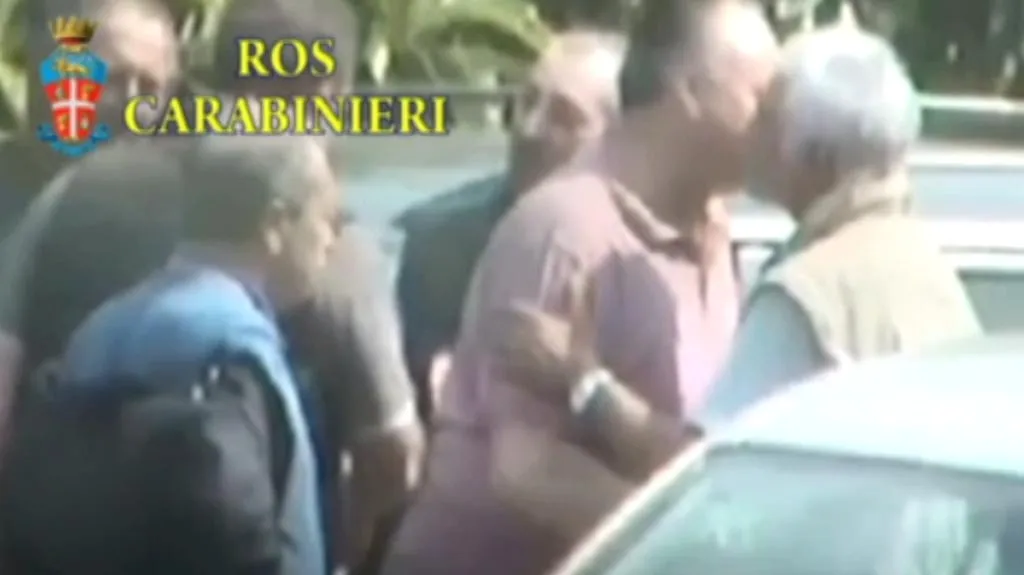 Italská policie získala záběry iniciačního obřadu mafie