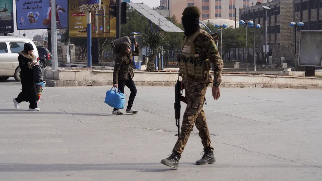 Syřané prchají před boji z Aleppa