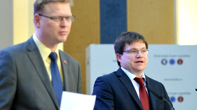 Předseda Technologické agentury ČR Petr Očko a místopředseda vlády pro vědu, výzkum a inovace Pavel Bělobrádek