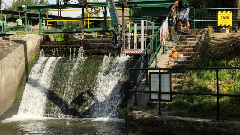 Nové bezpečnostní prvky na řepčínském jezu