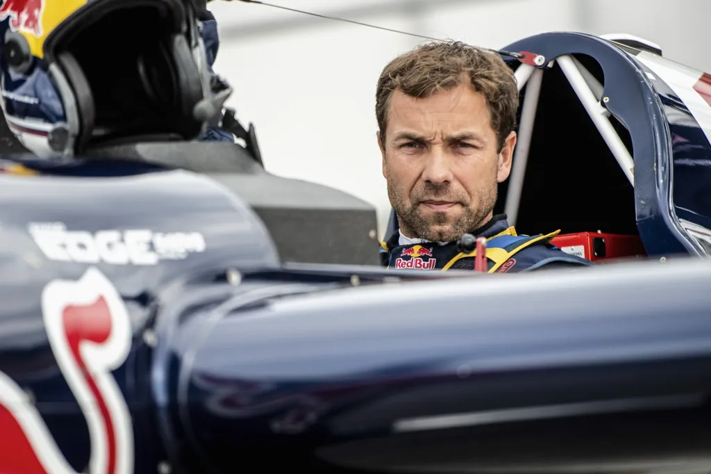 Martin Šonka ve svém stroji Zivko Edge 540 V3.