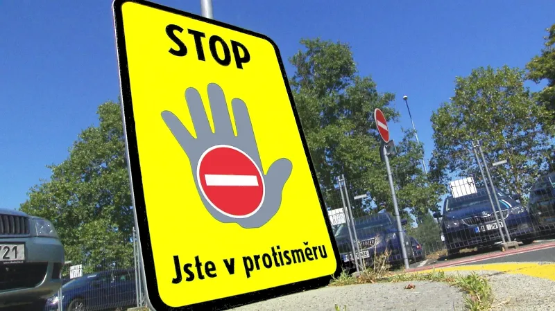 Značení varující před jízdou v protisměru