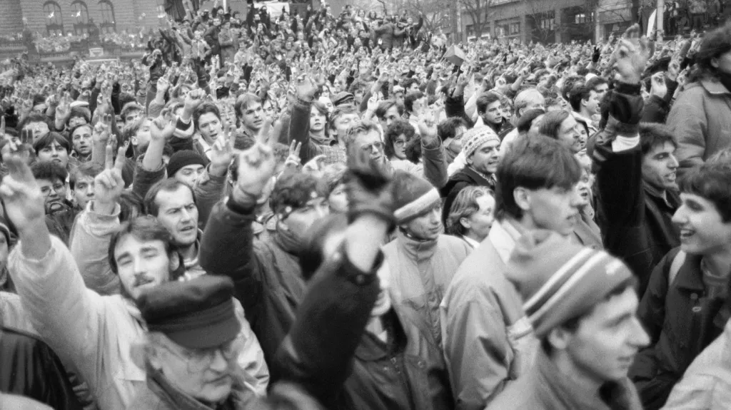 Spontánní demonstrace 20. listopadu 1989