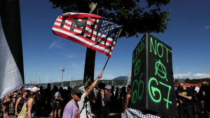 Protesty proti nadcházejícímu summitu G7 v Evian-les-Bains