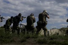 Elitní ukrajinská jednotka provádí diverzní operace v Rusku, píší The Times