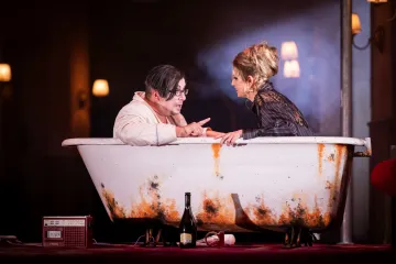 Zrazená Médea z Ostravy se mstí v hotelu jako od Kubricka