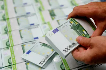 Debata o euru a maastrichtská kritéria. Co musí Česko splnit, aby mohlo uvažovat o společné měně?