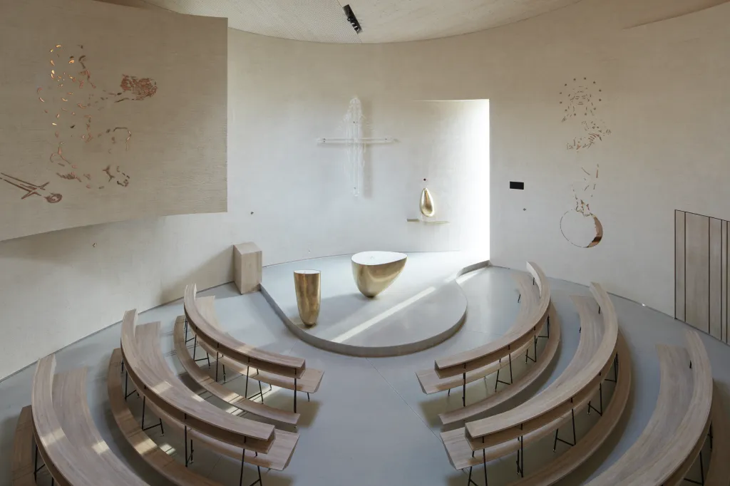 Vítěz kategorie Veřejný interiér II – Kostel svatého Václava (Sazovice). Autor: Marek Štěpán