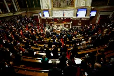 Francouzský parlament schválil zpřísnění sporného imigračního zákona