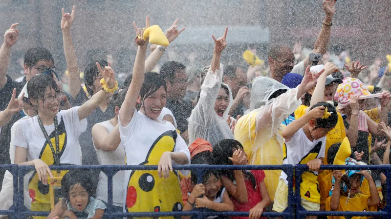 Fanoušci při slavnostech Pokémonů v japonské Jokohamě