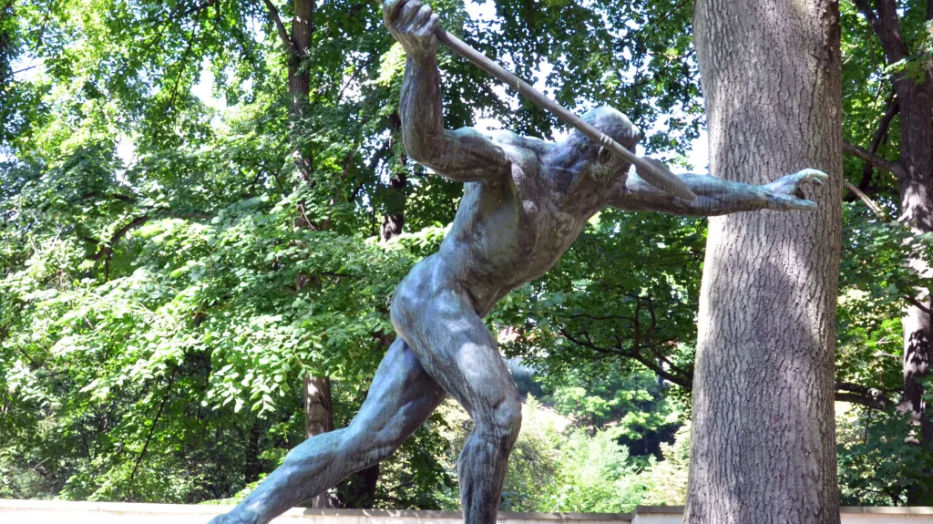 Socha Jakuba Obrovského Vraždící Odysseus z roku 1932