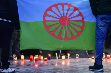 Konference o romském holocaustu chce předávat vzpomínky přeživších