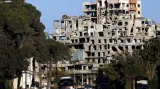 Svět reaguje na útoky v Sýrii, Trump zvažuje odvetu