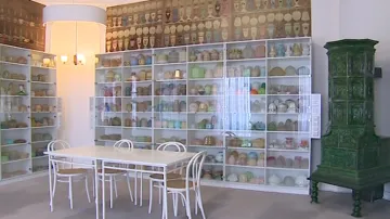 Muzeum vlastní největší sbírku osvětlovacího skla