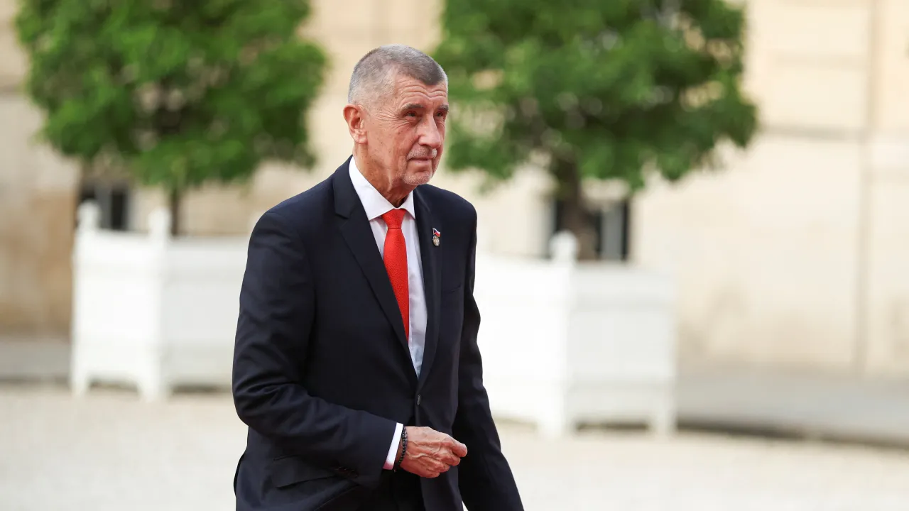 Babiš s Barthou chtějí propustit desetinu lidí na úřadech, píší Seznam Zprávy