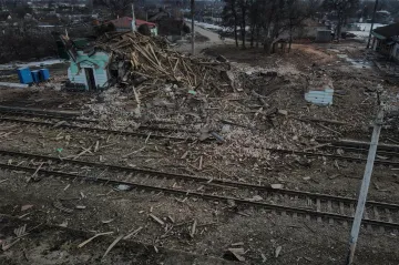 Moskva útočila na ukrajinskou železnici, Kyjev zasáhl ruská velitelství u Pokrovsku