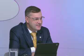 Rozpočet bude v rozporu se zákonem, varuje Hampl