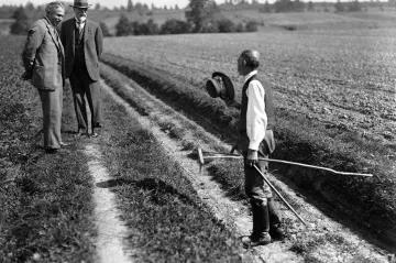 Od Masaryka po Zemana. Fotografie připomínají, jak nás reprezentovala prezidentská jedenáctka