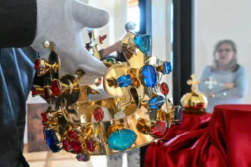 Eva Jiřičná připravila expozici k vystavení korunovačních klenotů na Pražském hradě