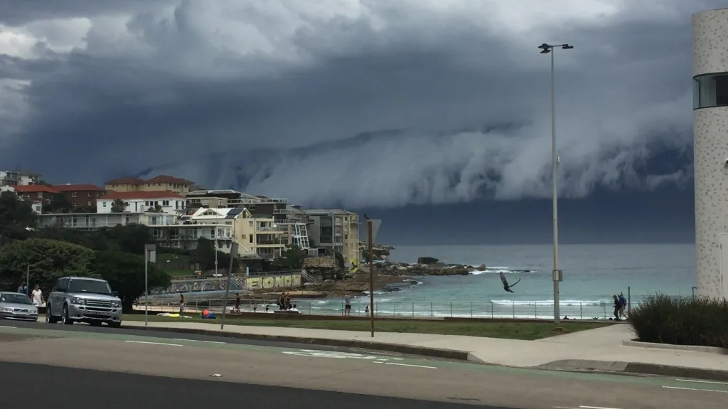 Oblačná tsunami v Sydney