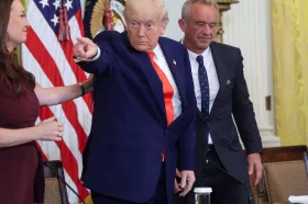Trumpova kryptovečeře vyvolala otázky, kdo si může koupit prezidenta