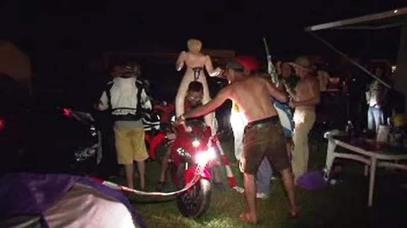 Noční oslavy před GP Brna