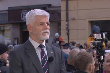 Demokracie není zaručena, je třeba pokračovat v zápase o ni, řekl prezident Pavel