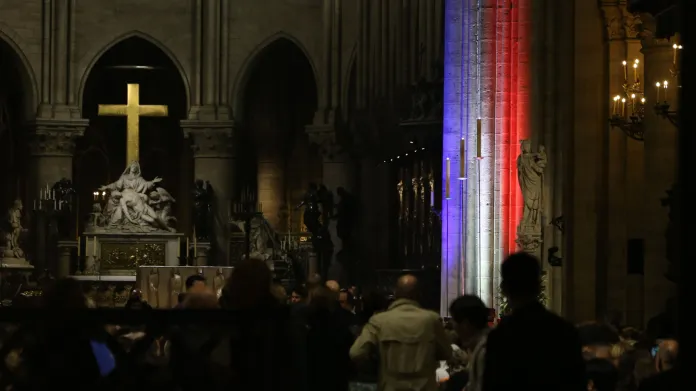 Zádušní mše v Notre Dame za oběti teroristických útoků